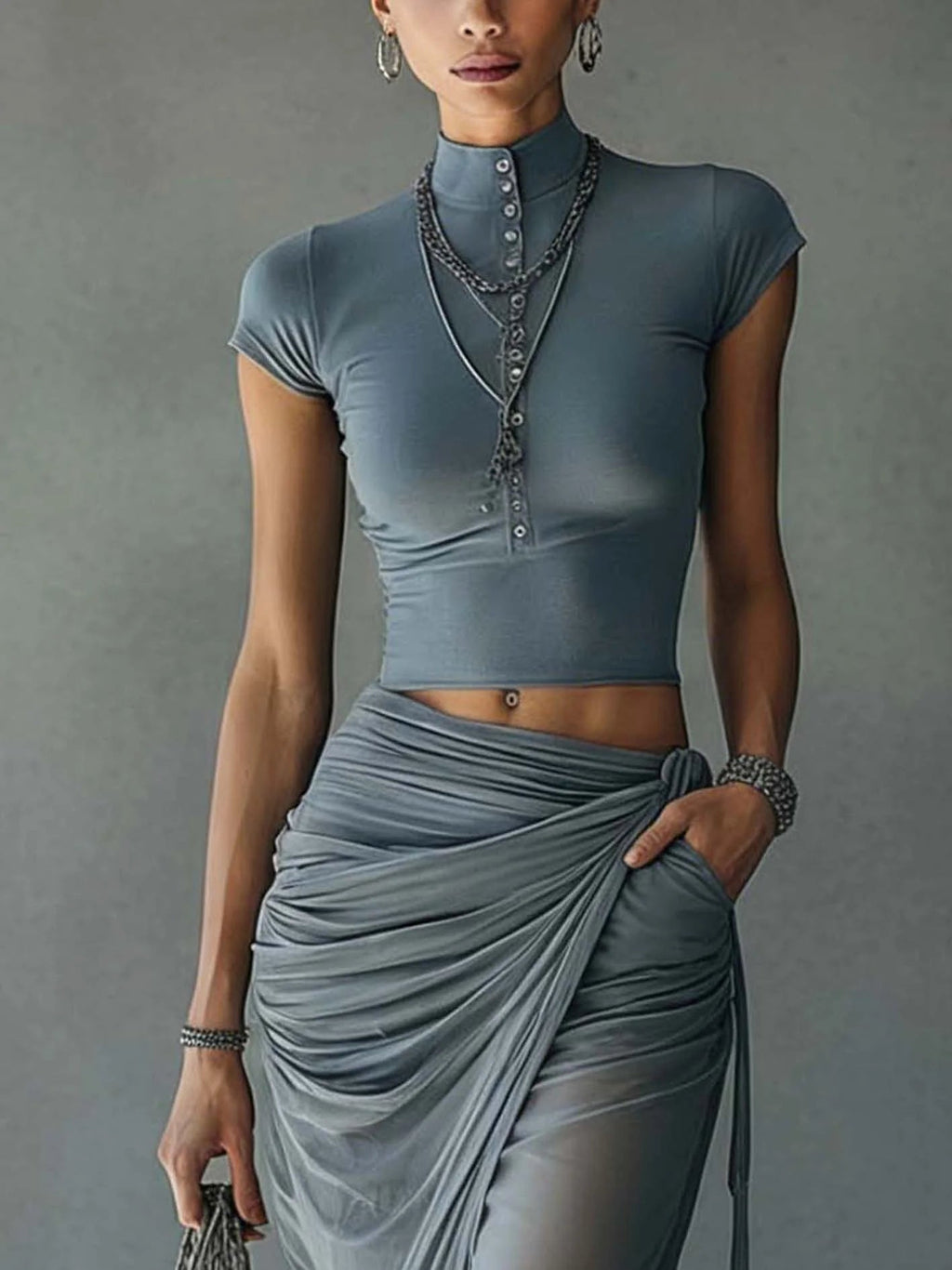 Set T-Shirt Blu e Gonna Drappeggiata in Rete