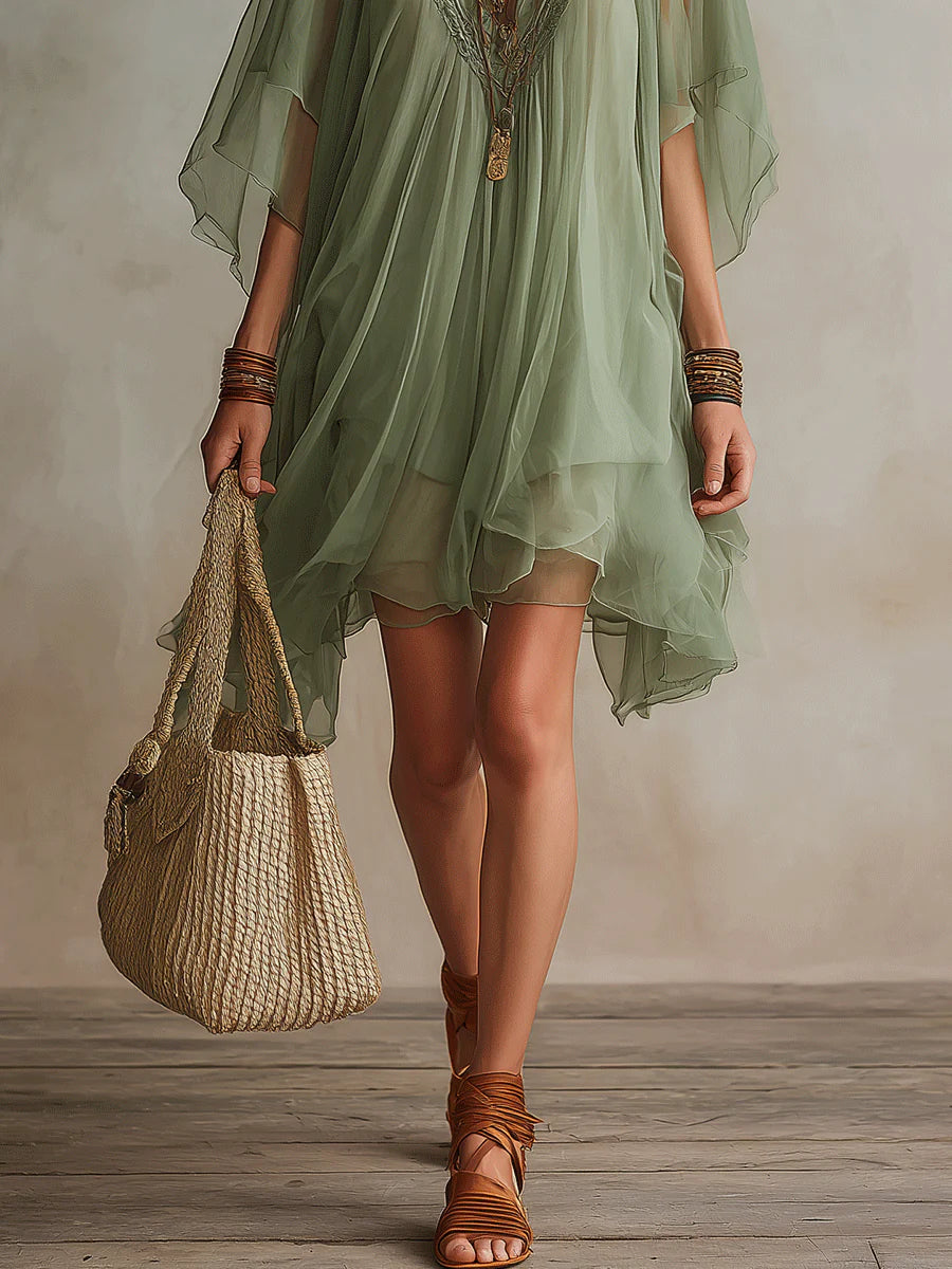 Abito Mini Fluttuante in Chiffon Verde con Scollo a V