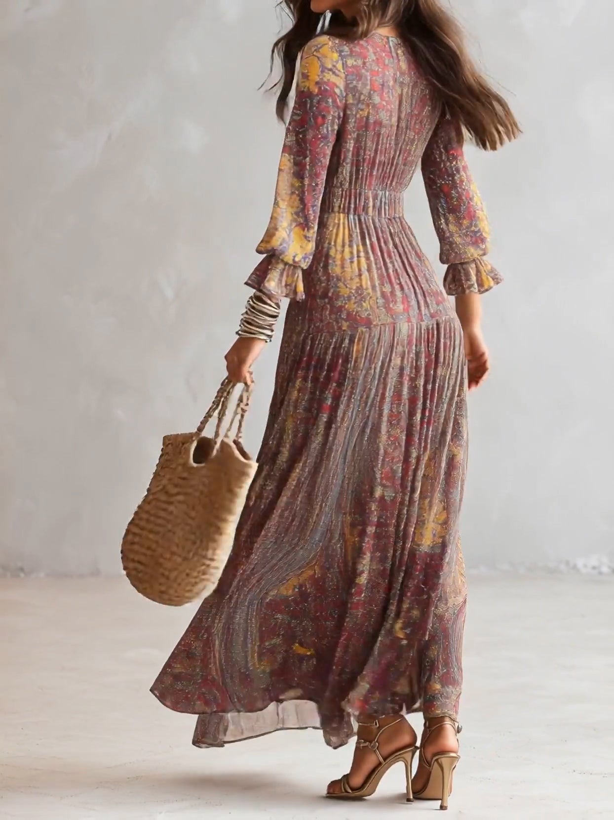 Abito Maxi in Chiffon con Stampa Paisley e Scollo a V