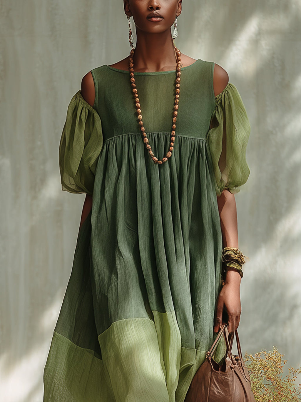 Abito Midi in Chiffon Verde con Spalle Scoperte