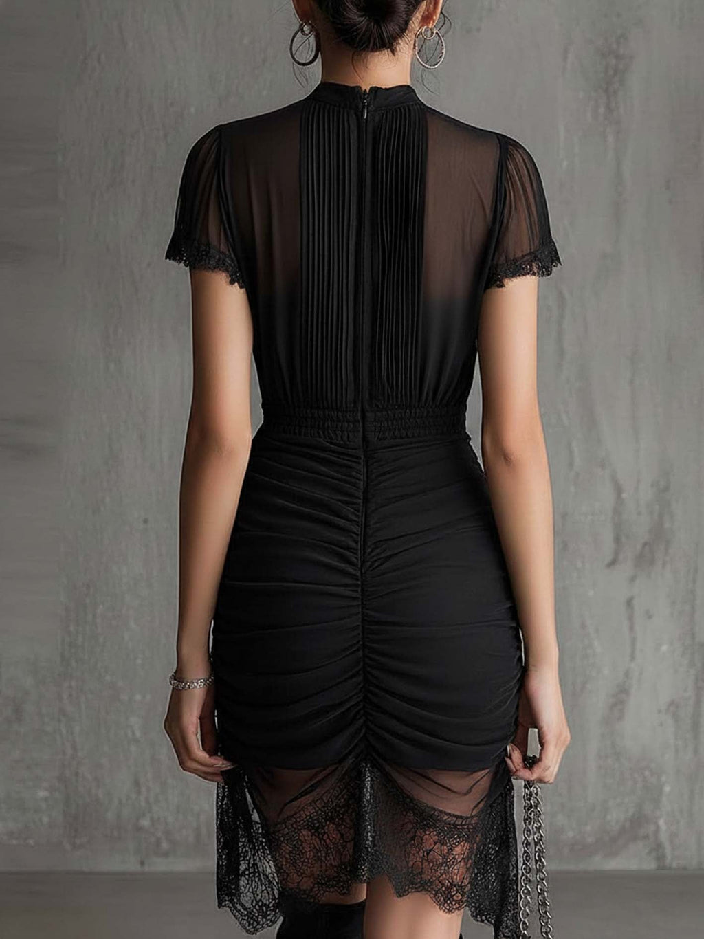 Abito Mini in Chiffon Nero con Vita Plissettata